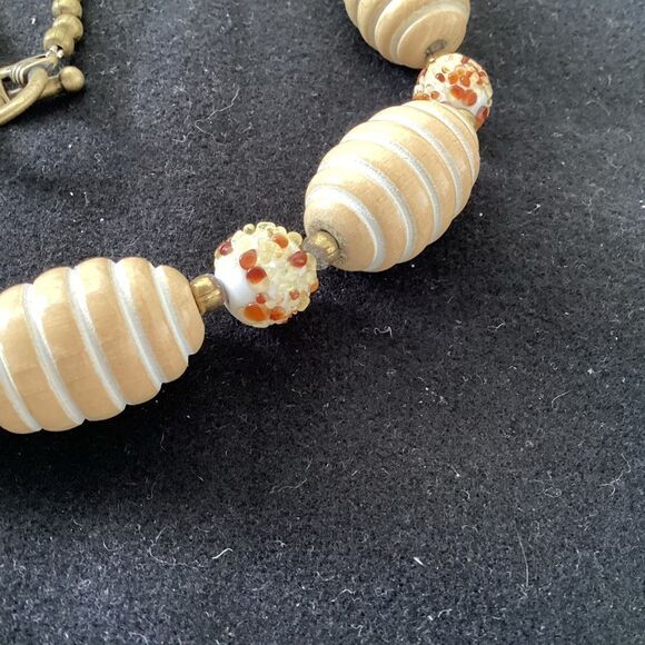 OOAK handmade vintage “beehive” necklace.  J0037 - Picture 4 of 6